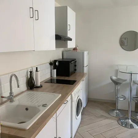 A 5 Minutes De La Apartment