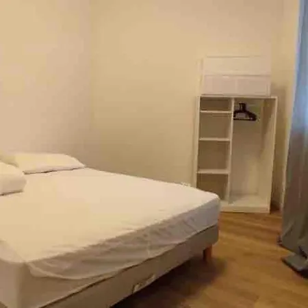 Port Nice: Very 3 Apartment