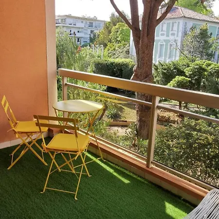 2 Pieces Au Calme Avec Terrasse Et Climatisation Apartment *