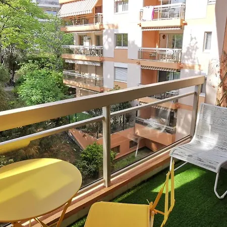 2 Pieces Au Calme Avec Terrasse Et Climatisation * Nice