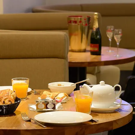 & Monsigny Otel 3*