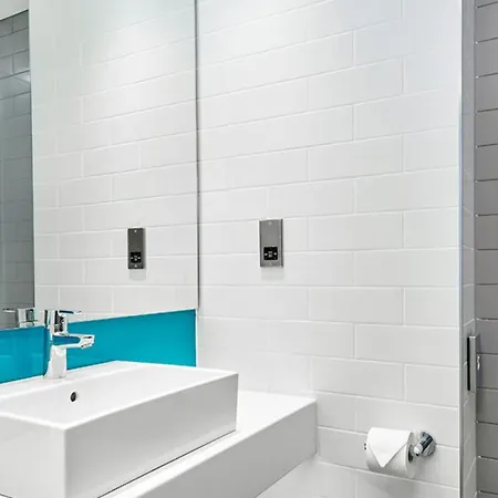 Express - - Grand Arenas By Ihg 3*