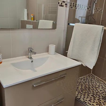 Petit Marais Nicois - 2p En Etage Eleve Apartment Nice