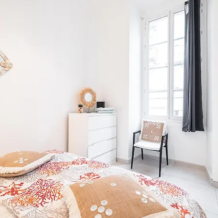Apartment La Petite Chaise Bleue
