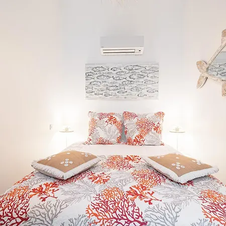 La Petite Chaise Bleue Apartment *