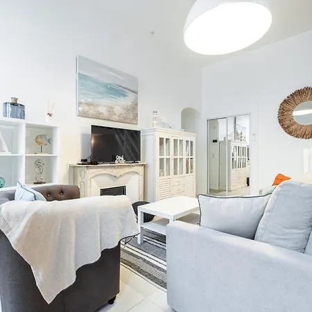 Apartment La Petite Chaise Bleue *