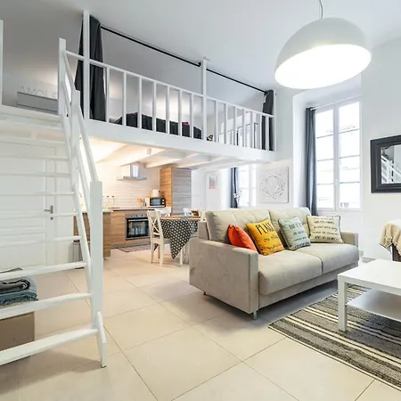 Apartment La Petite Chaise Bleue
