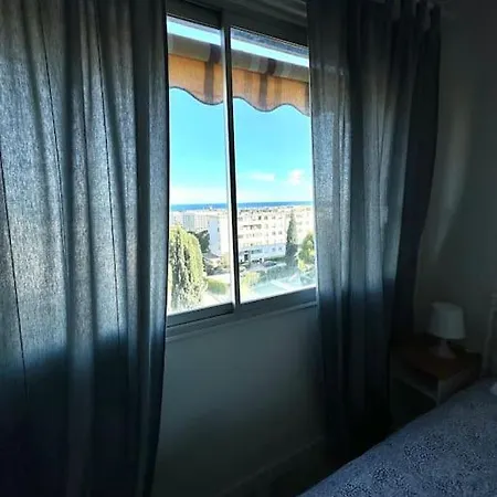 Apartment Joli 2 Pieces - Proche Aeroport - Terrasse Vue Nice
