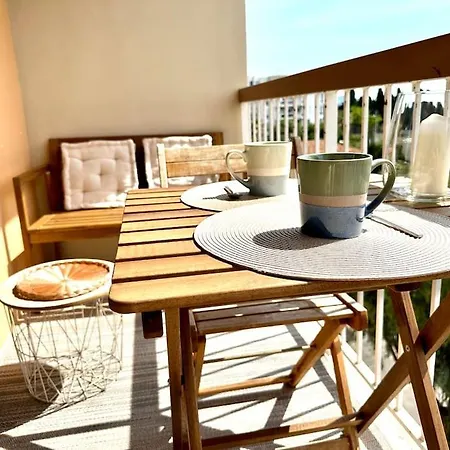 Joli 2 Pieces - Proche Aeroport - Terrasse Vue
