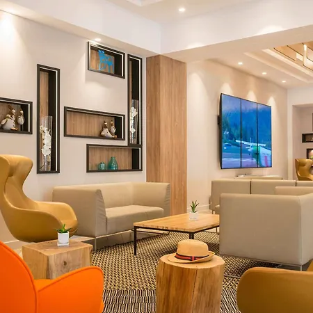 Novotel Arenas Aéroport 4*