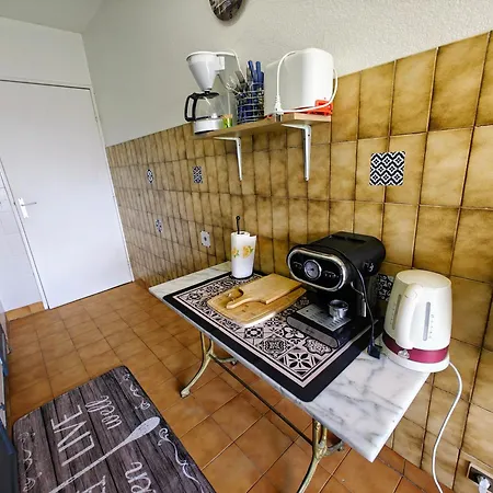 2 Bedroom Flat With Terrasse & Car-park Ouest Apartment
