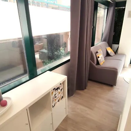 Dana Centre 25 * Nizza