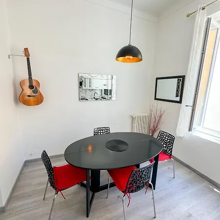 L'echappee De Riviera I Centre-ville I Climatise I Proche Gare Et I Ideal Couple Et Famille *