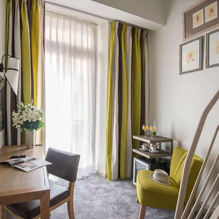 Mercure Marche Aux Fleurs מלון 4*
