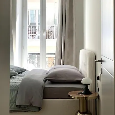 Luxuriously Furnished Bright Newly Renovated Oasis Nice