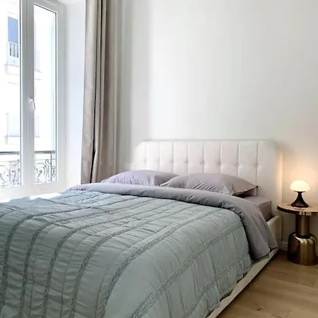 Luxuriously Furnished Bright Newly Renovated Oasis *