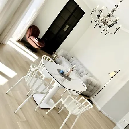 Luxuriously Furnished Bright Newly Renovated Oasis * Nice