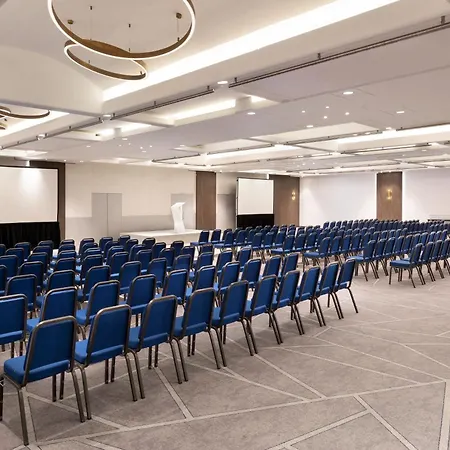 Le Meridien מלון 4*