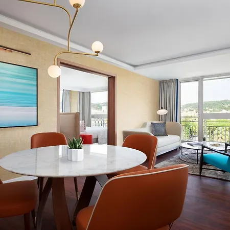 Le Meridien 4*