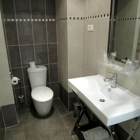 Garden 3* Niza