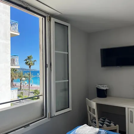 Flots D'azur Promenade Des Hotell 3*