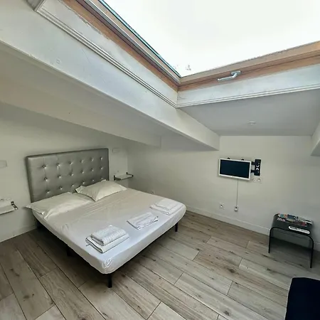 A Meyerbeer Apartment