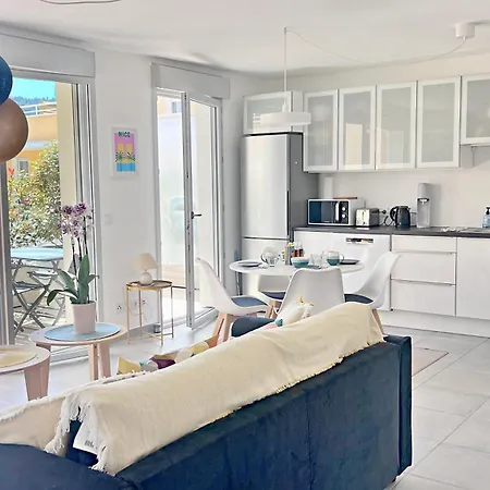 Le Baudelaire Apartment *