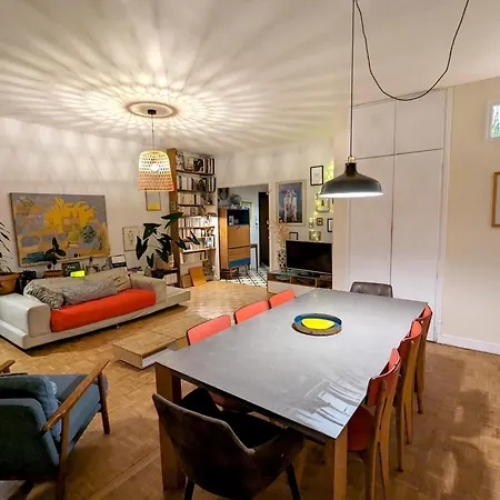 Sunny Garibaldi Port, Free Private Parking Apartment