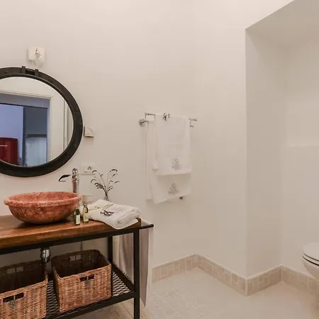 Cassini Gt - 1 Bedroom - Balcony - Place Garibaldi Apartment *