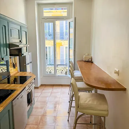 L'echappee De Riviera I Centre-ville I Climatise I Proche Gare Et I Ideal Couple Et Famille *