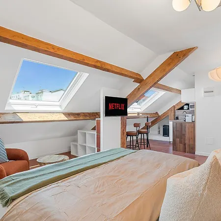 Renting - Gounod - Haven Retreat Under Roof Air-conditioned Apartment *