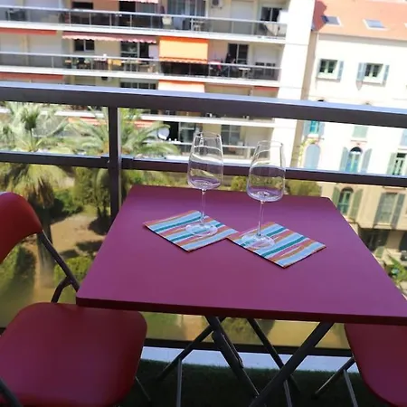 77 Promenade Des Anglais *