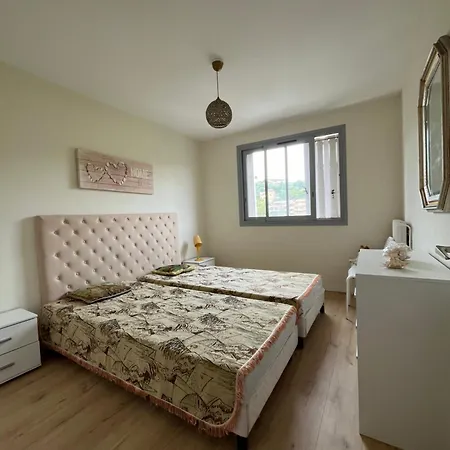 Apartment F4 80m2 Fabron, Parking