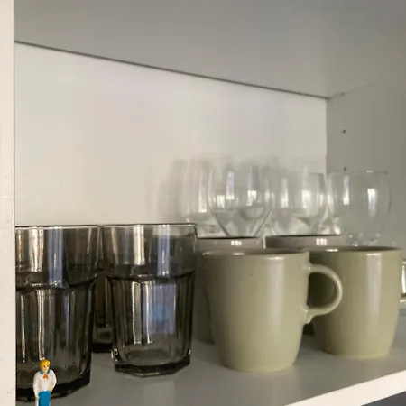 West Cosy Flat Balcony, Near Airport, Train, Beach, Public Transport, Supermarket, Comfortable And Well Equipped Nice
