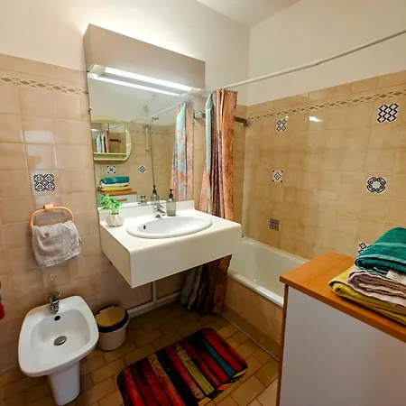 2 Bedroom Flat With Terrasse & Car-park Ouest Apartment *