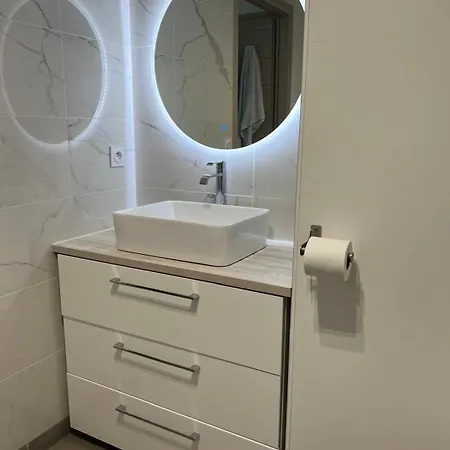 Appartement Joli 3 Pieces Ensoleille Sur Les Hauteurs De