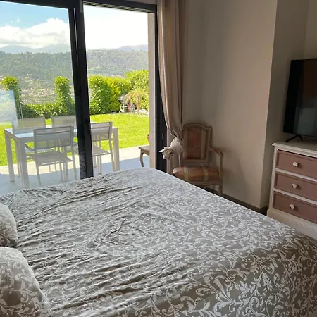 Joli 3 Pieces Ensoleille Sur Les Hauteurs De * Nice