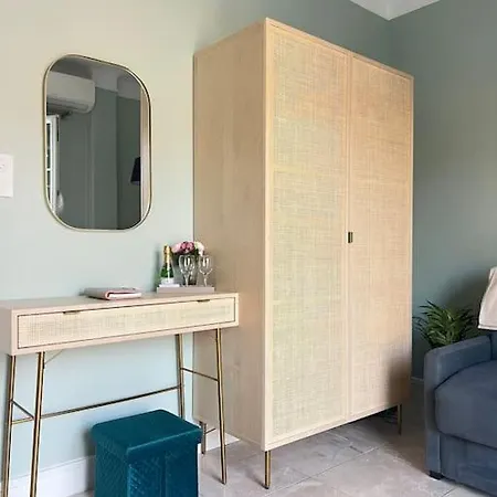 Charming Studio With Terrace Apartment *