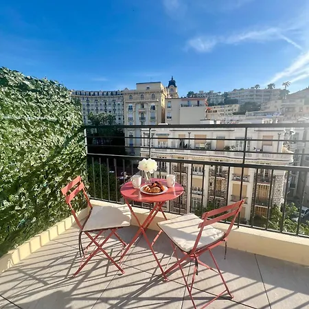 Charming Studio With Terrace Apartment