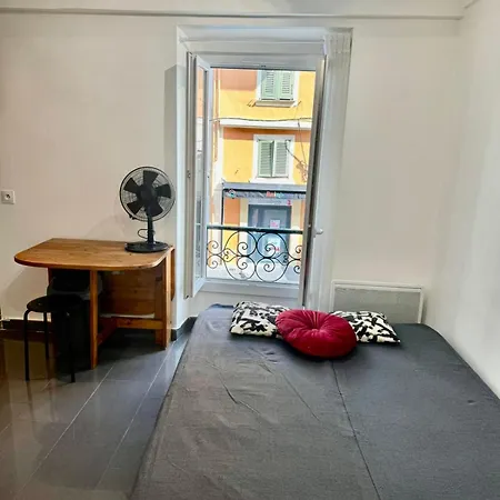 Port Bonaparte Place Du Pin Apartment *