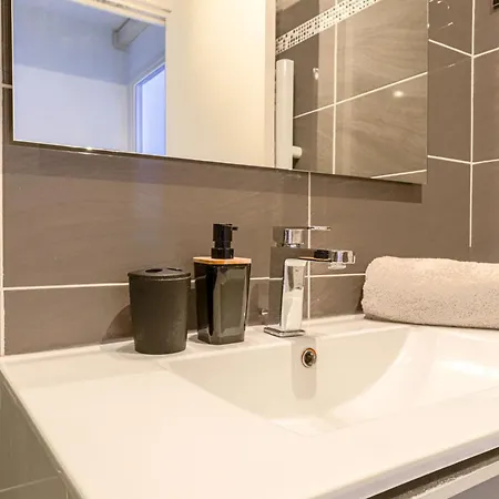 Appartamento Le Carina By Interhome *