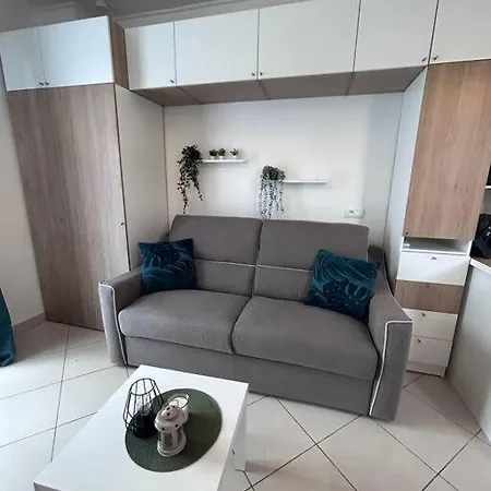 Dans Proche Apartment *
