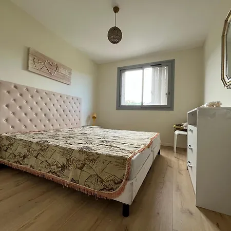 Apartment F4 80m2 Fabron, Parking