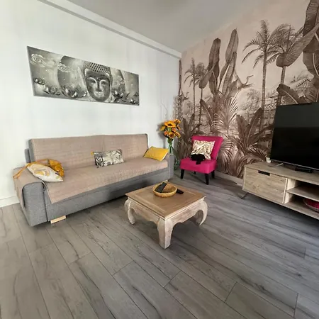 Gorgeous 2 Bedrooms *