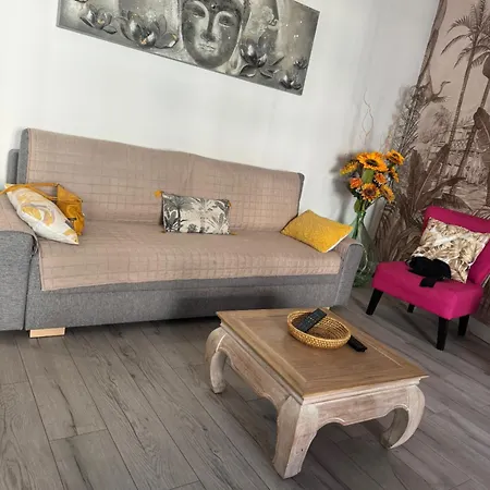 Apartment Gorgeous 2 Bedrooms *