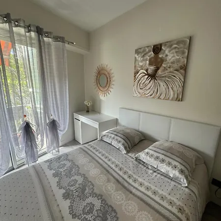 Apartment Gorgeous 2 Bedrooms Nice