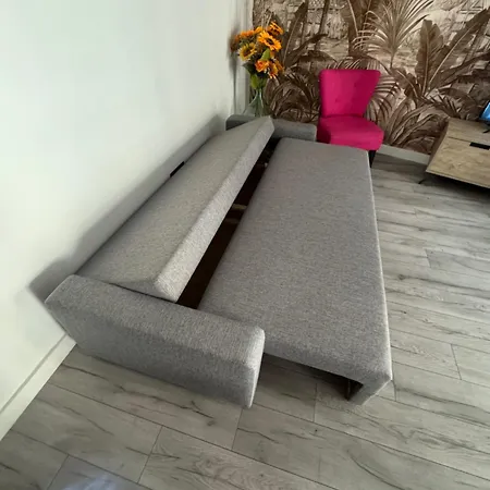 Gorgeous 2 Bedrooms *