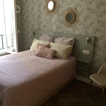Station Apartment *