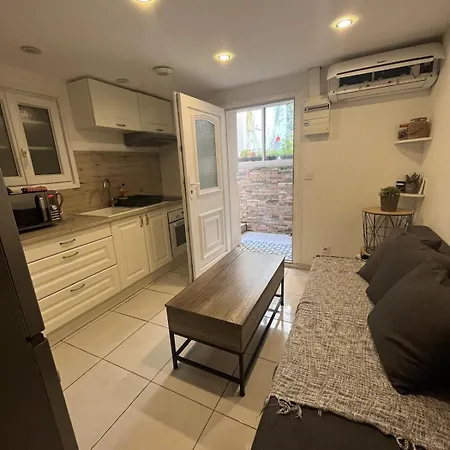 Apartamento Jolie Proche Et Aeroport Salon Avec Cuisine Nice