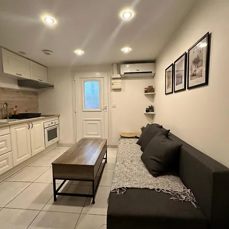 Apartamento Jolie Proche Et Aeroport Salon Avec Cuisine Nice